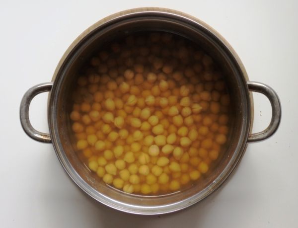 Как питание влияет на отеки: неожиданные факты