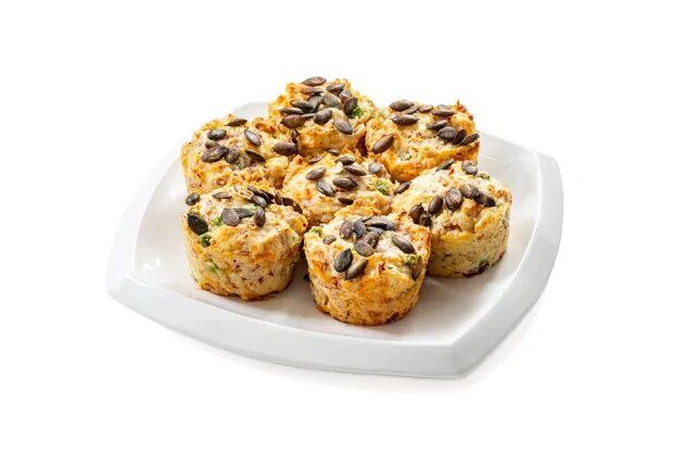 Сытные кексы с сыром и колбасой: готовим за полчаса