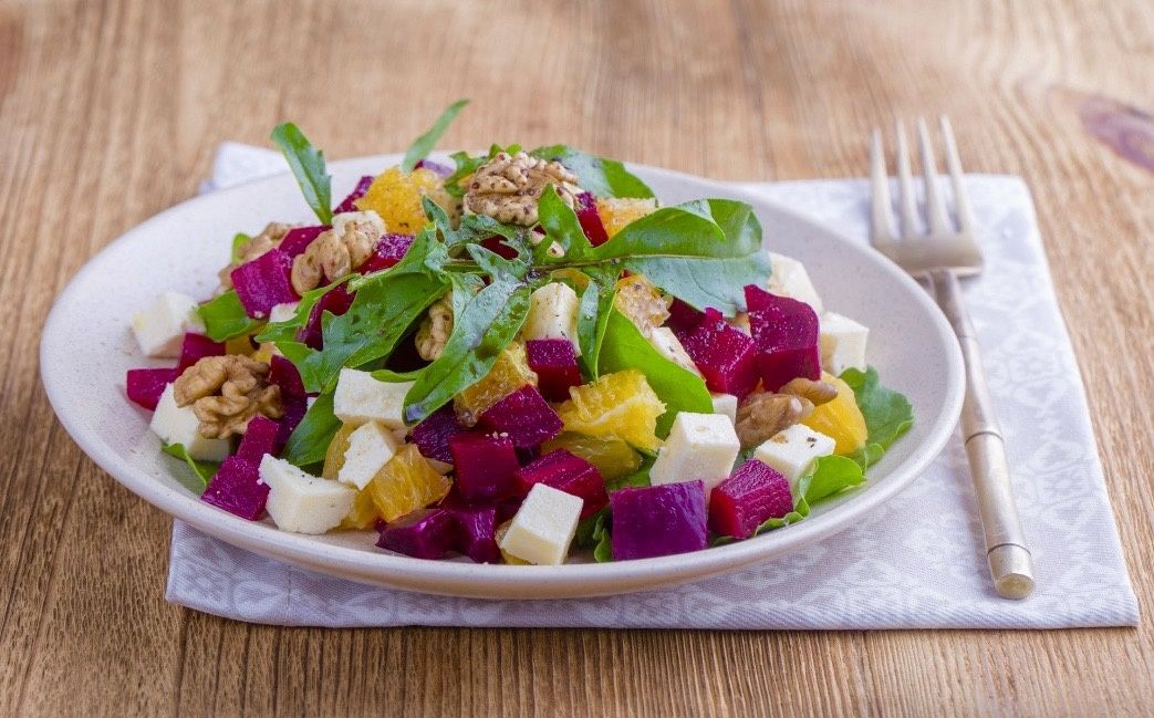 Салаты из свеклы: полезные рецепты для вашего стола