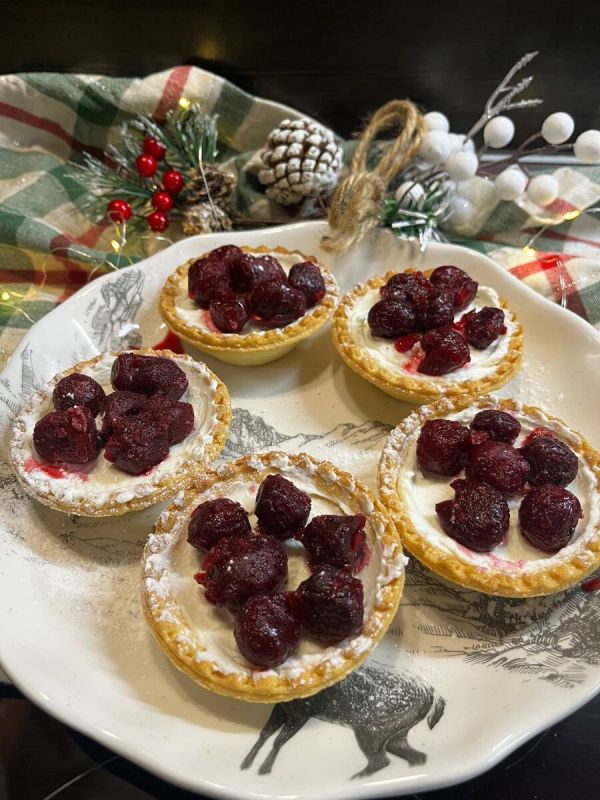 Удивительные тарталетки с творожным сыром и ягодами за считанные минуты