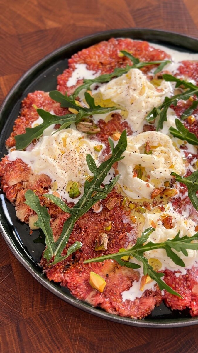 Восхитительная закуска: инжир и страчателла