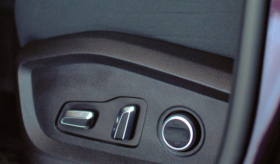 Неочевидные последствия использования влажных салфеток в автомобиле