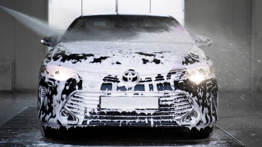 Мытье автомобиля: можно ли обойтись средством для посуды?