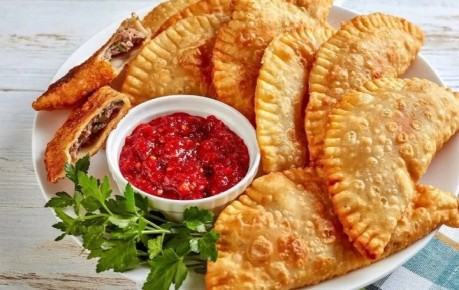 Как приготовить идеальные домашние чебуреки: секреты от шефа