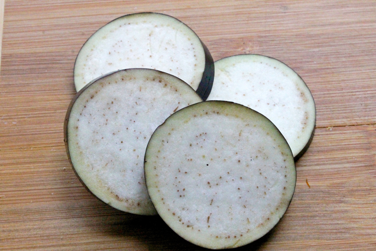 Баклажаны в кляре: быстрый и простой рецепт