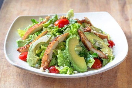 Праздничный салат с авокадо: нежность и свежесть на вашем столе