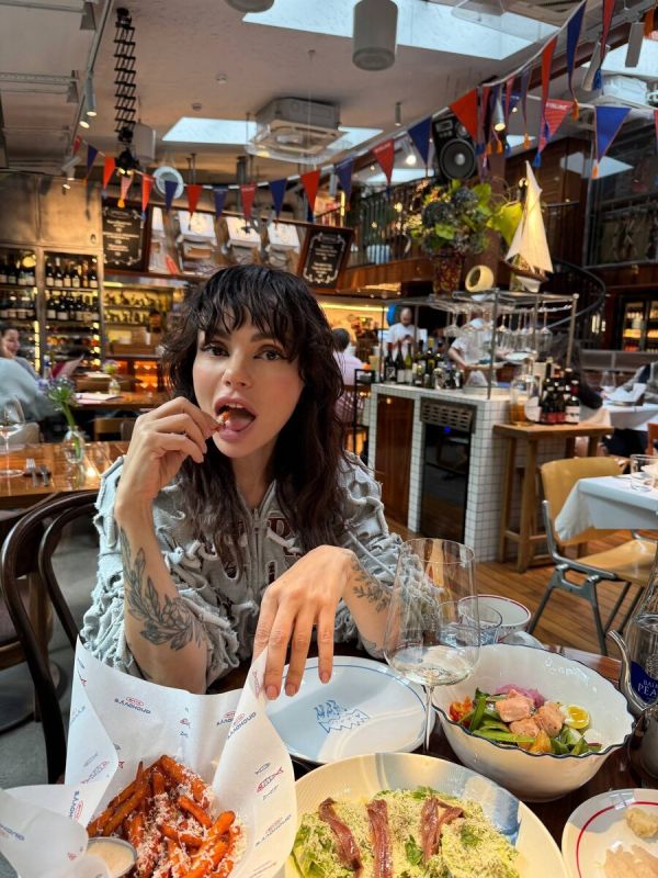 ������ ����� ��������� � ������ ��������� Anchovy�s Club