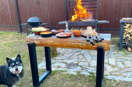 Мужская вечеринка с аппетитными закусками