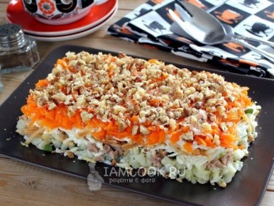 Невероятные праздничные салаты с печенью трески, которые удивят ваших гостей