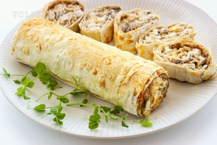 Сочный рулет из лаваша с курицей и грибами для гастрономического наслаждения