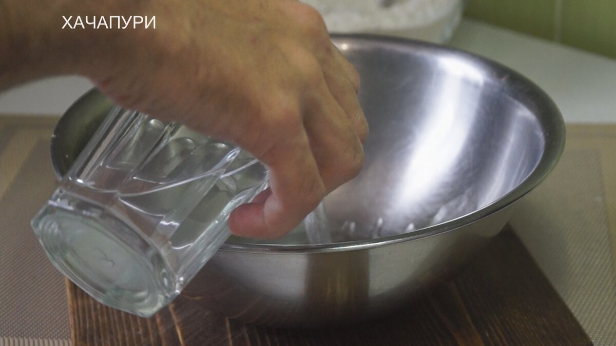 Чебуреки по новому: как приготовить вкуснее и сочнее