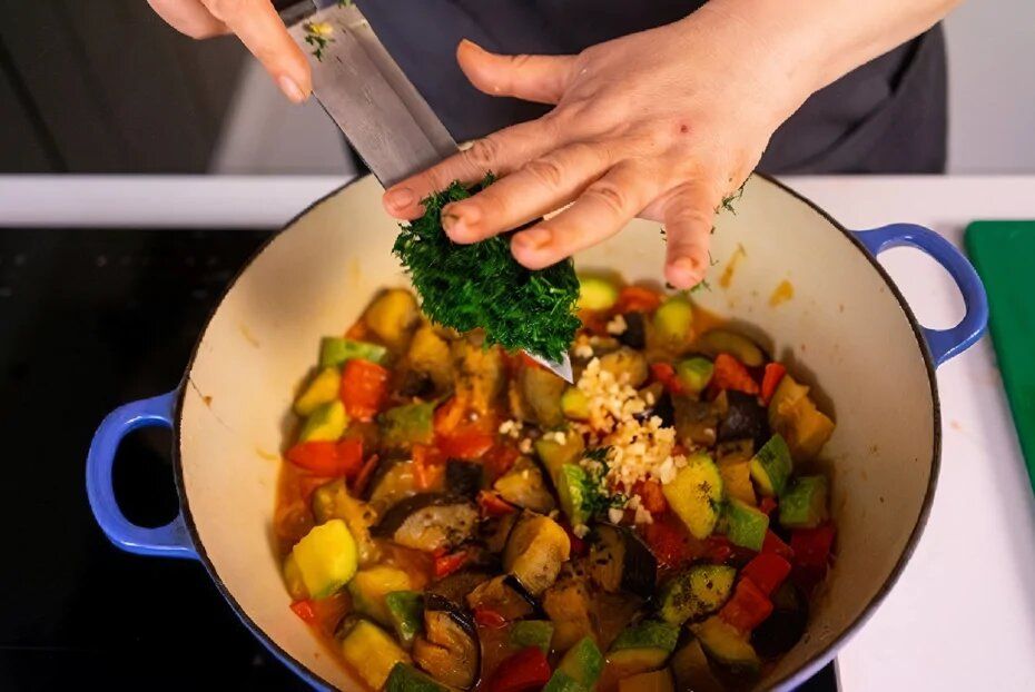 Как приготовить овощное рагу с сезонными овощами