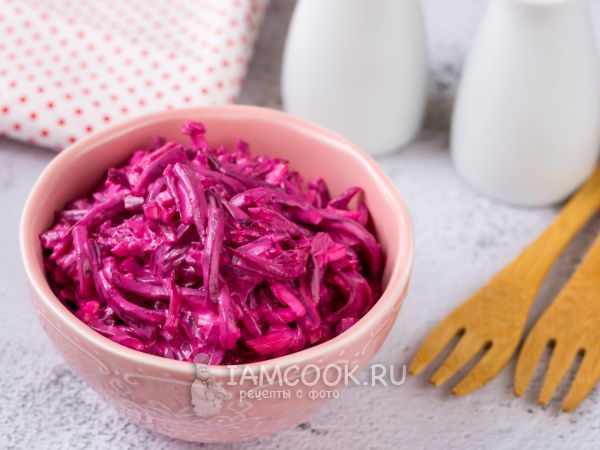 Салаты со свеклой и сыром: вкусные комбинации для разнообразия стола