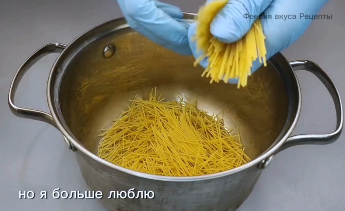 Лапшевник с творогом: любимое блюдо из детства