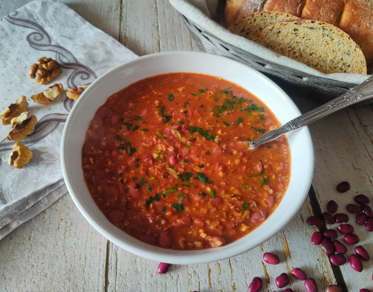 Согревающий лобахашу: секреты приготовления армянского фасолевого супа