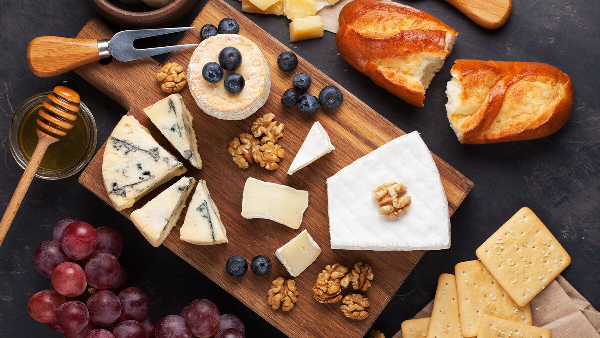 Неповторимые сочетания сыров: как подчеркнуть вкус каждого сорта