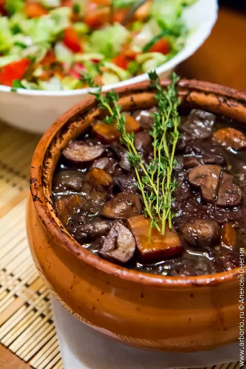 Говядина в горшочках: почему стоит попробовать