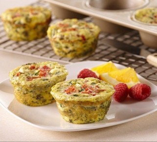 Погрузитесь в мир вкуса: легкая яичная запеканка с кабачками и помидорами