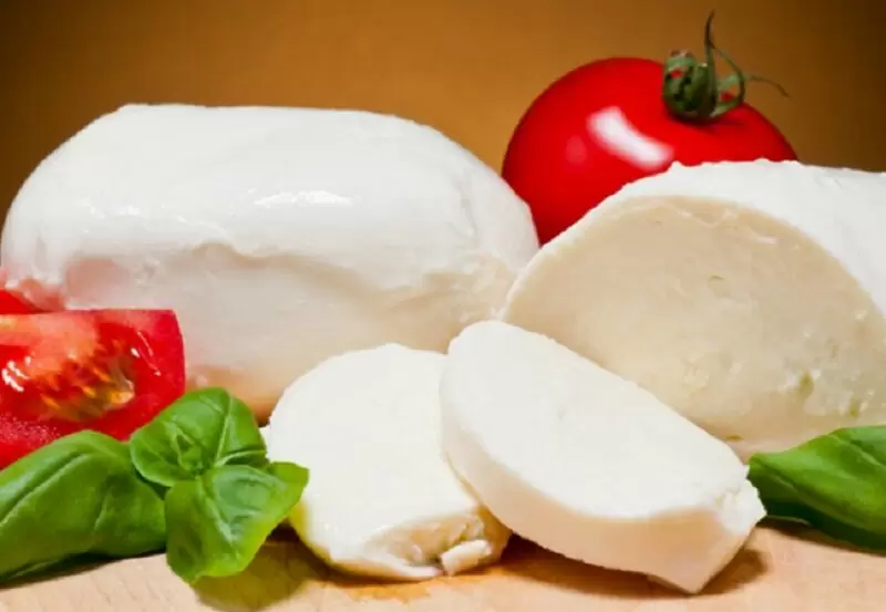 Как легко приготовить настоящую моцареллу в домашних условиях