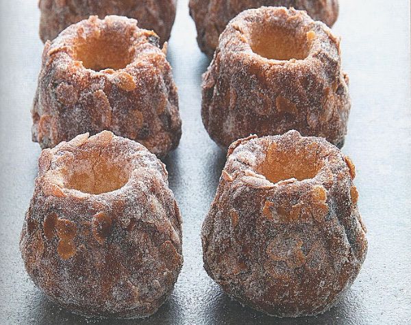 Праздничный куглоф: как испечь нежный кекс с ароматом весны