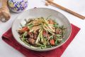 Насладитесь ярким вкусом корейского стир-фрай с говядиной и овощами