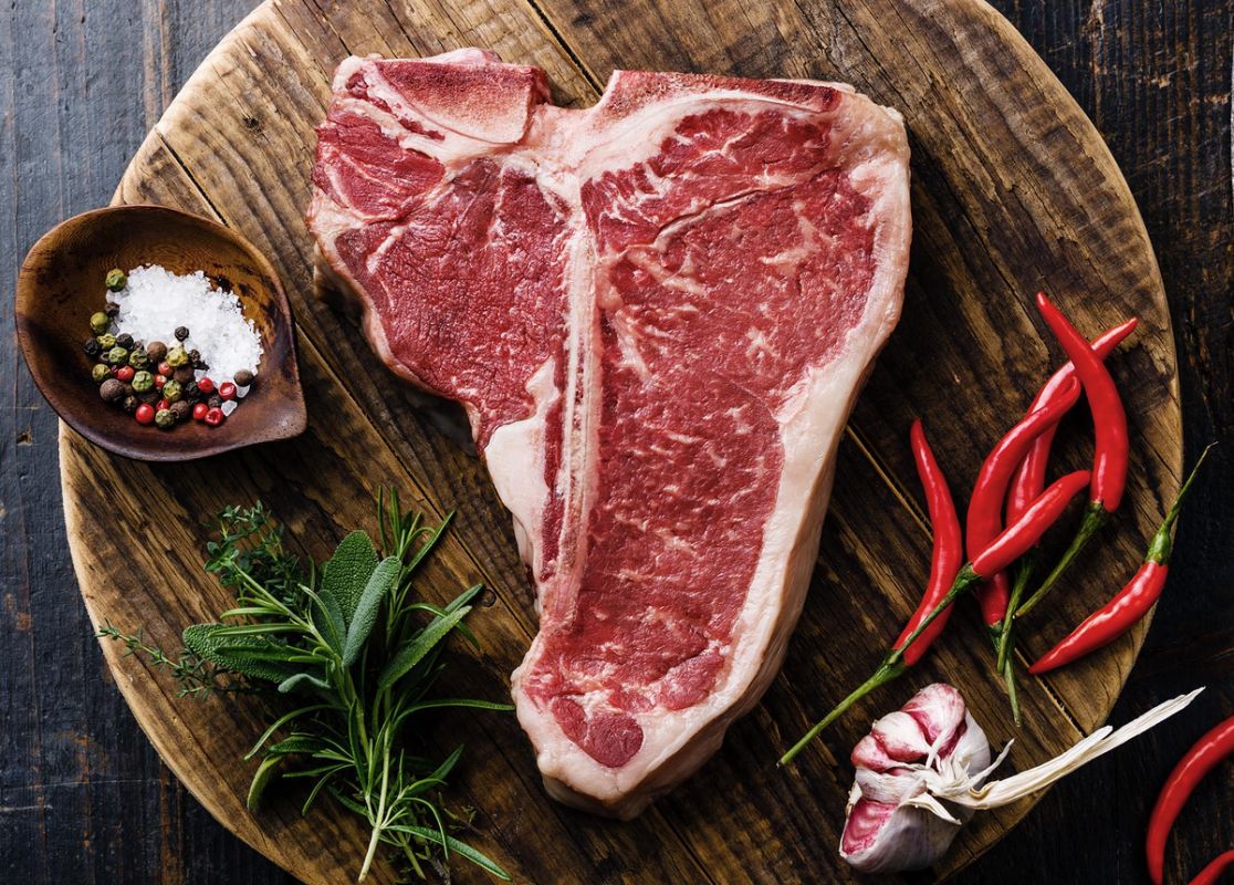 Почему выдержанное мясо становится невероятно вкусным и мягким: секреты энзимов