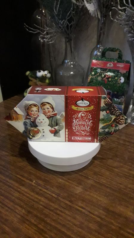 Новый год с вкусом: распаковка сладкого подарка от фабрики Крупская